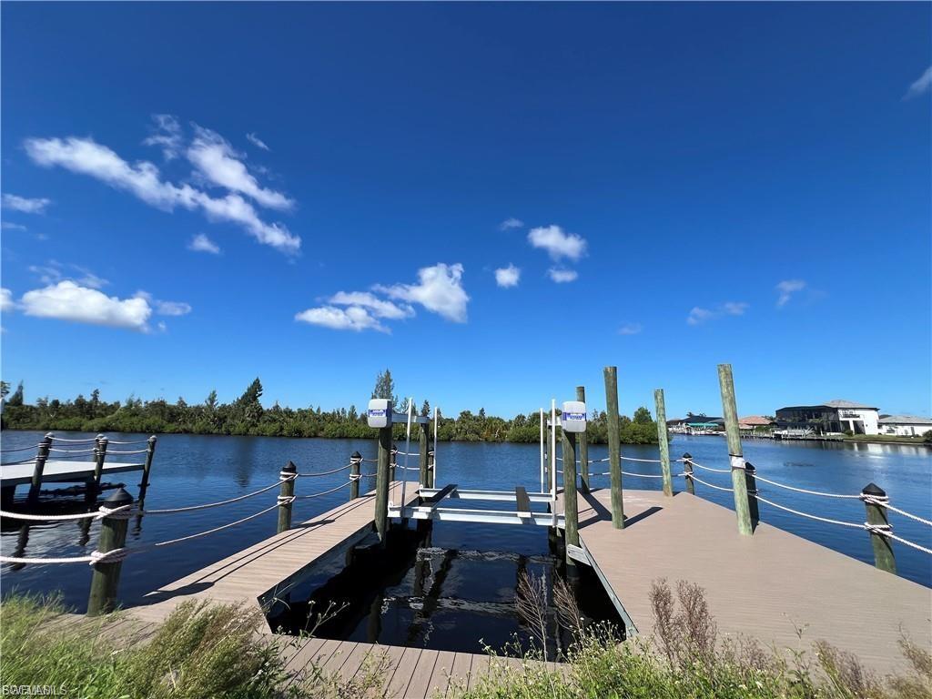 CAPE CORAL - Land