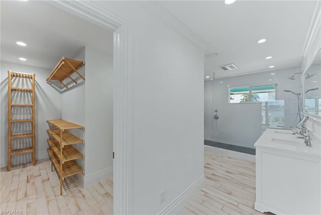 ISLES OF CAPRI - Residential