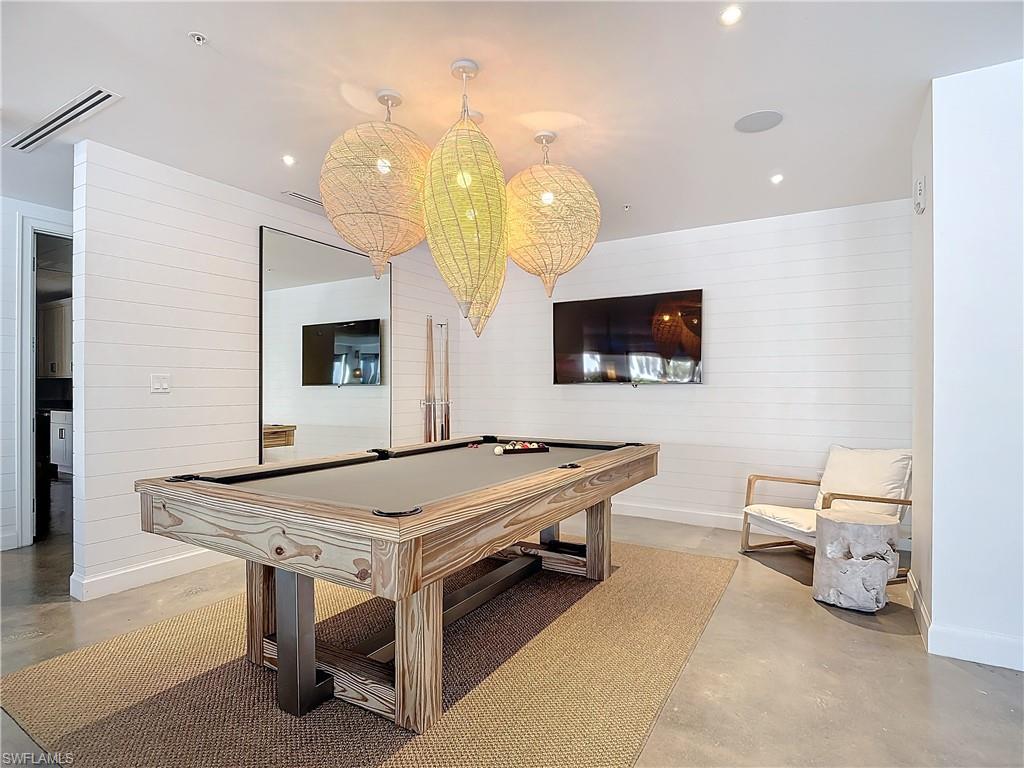 ELEVEN ELEVEN CENTRAL - Residential Lease