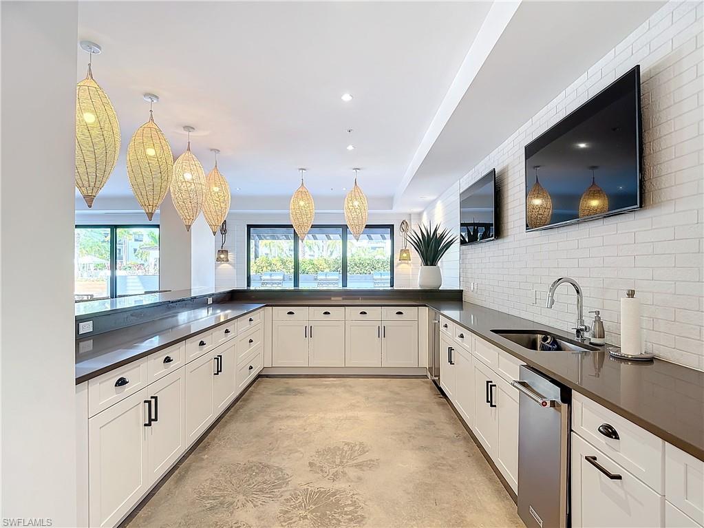 ELEVEN ELEVEN CENTRAL - Residential Lease
