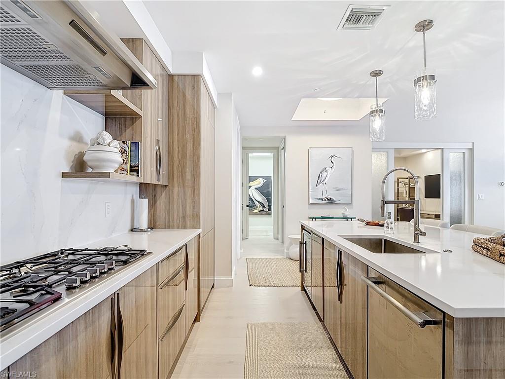 ELEVEN ELEVEN CENTRAL - Residential Lease