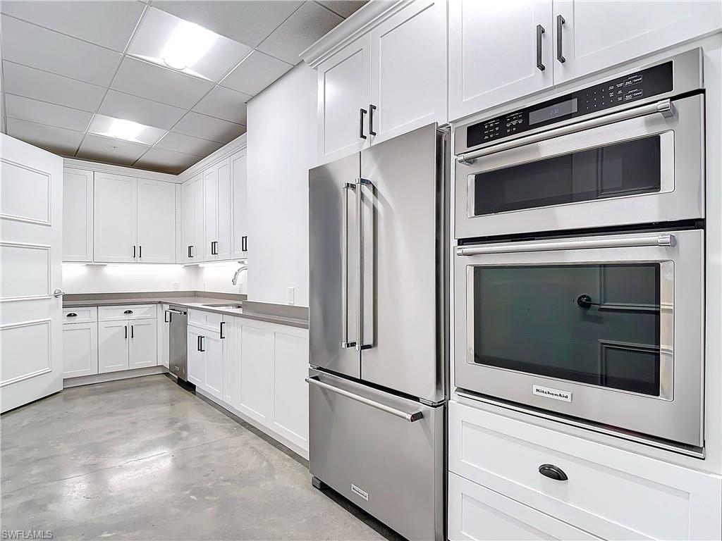 ELEVEN ELEVEN CENTRAL - Residential Lease