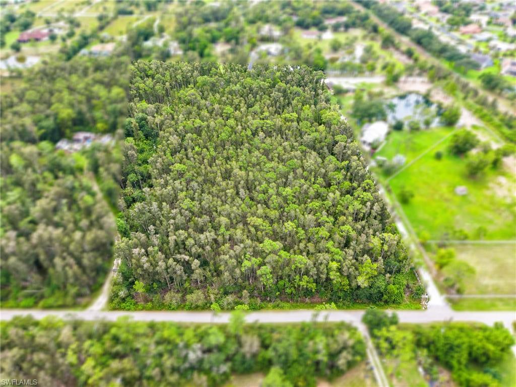 COLONIAL FARMS - Land