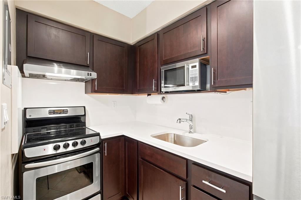 AQUARIUS APTS OF MARCO ISLAND - Residential