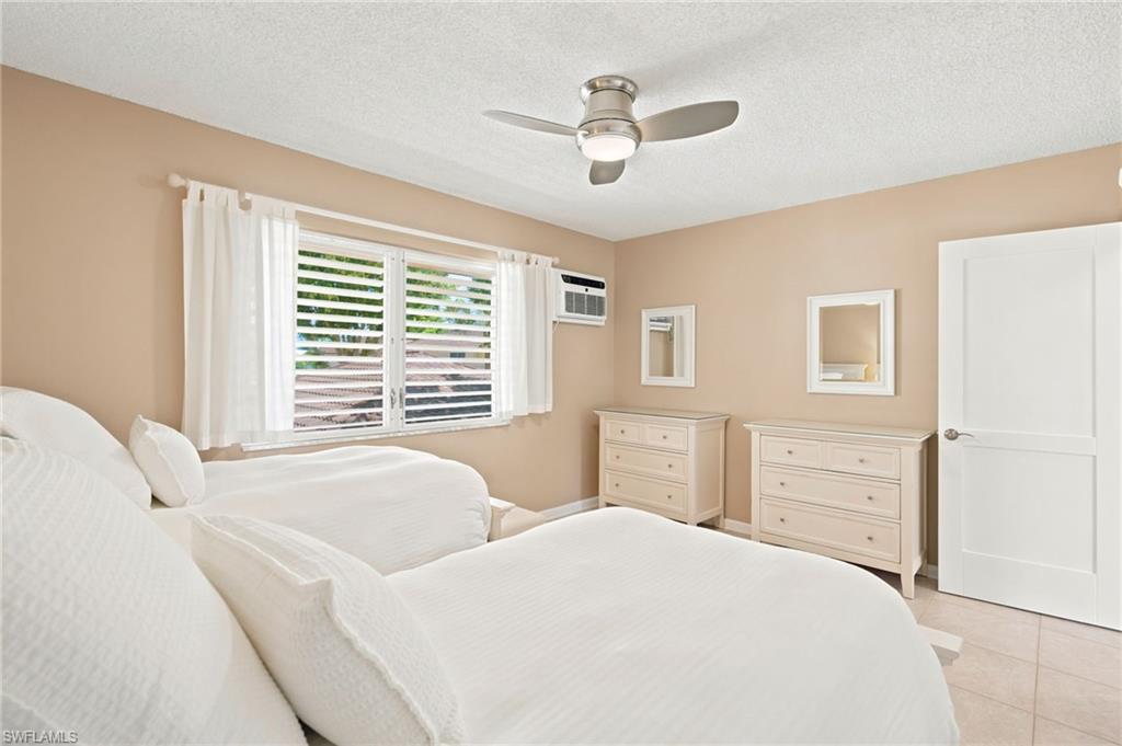 AQUARIUS APTS OF MARCO ISLAND - Residential