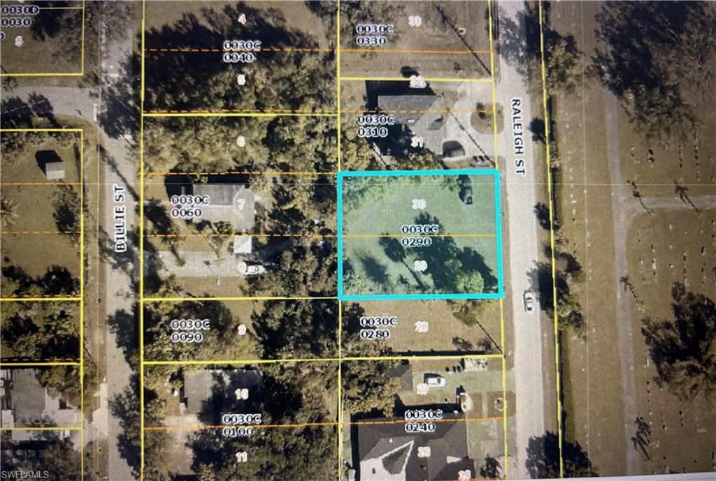 Nice over-sized residential homesite, close to the Downtown River District, restaurants, bars, entertainment, hospitals, parks, and more.