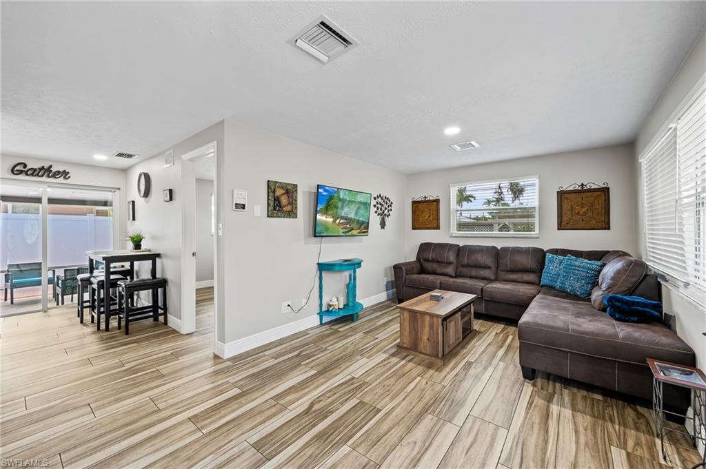 NAPLES PARK - Residential Income