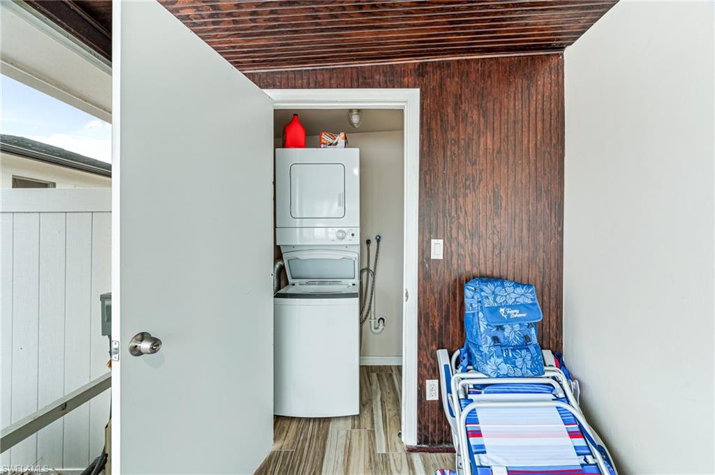 NAPLES PARK - Residential Income