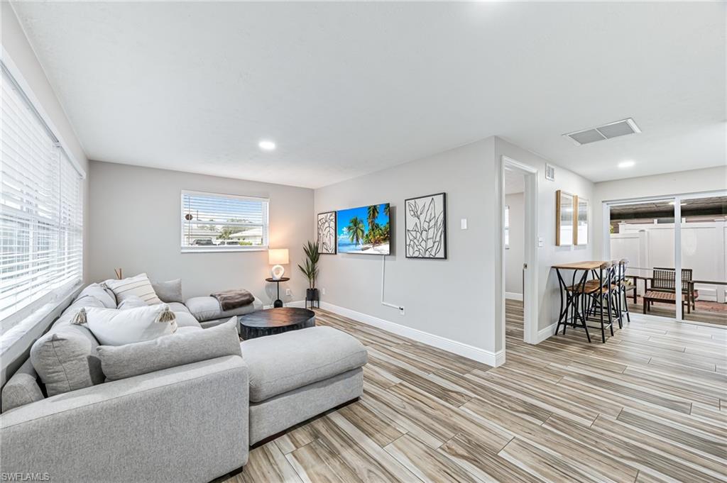NAPLES PARK - Residential Income