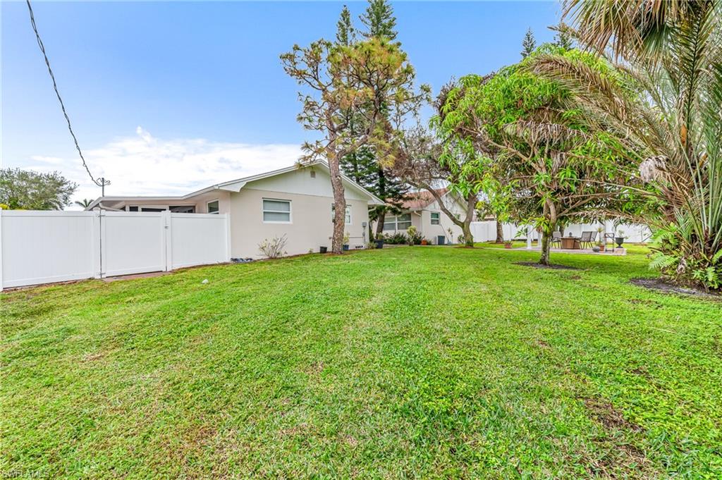 NAPLES PARK - Residential Income