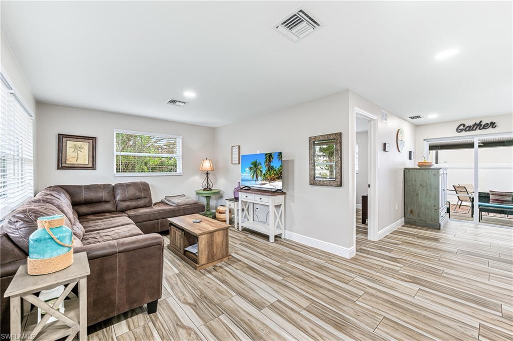 NAPLES PARK - Residential Income