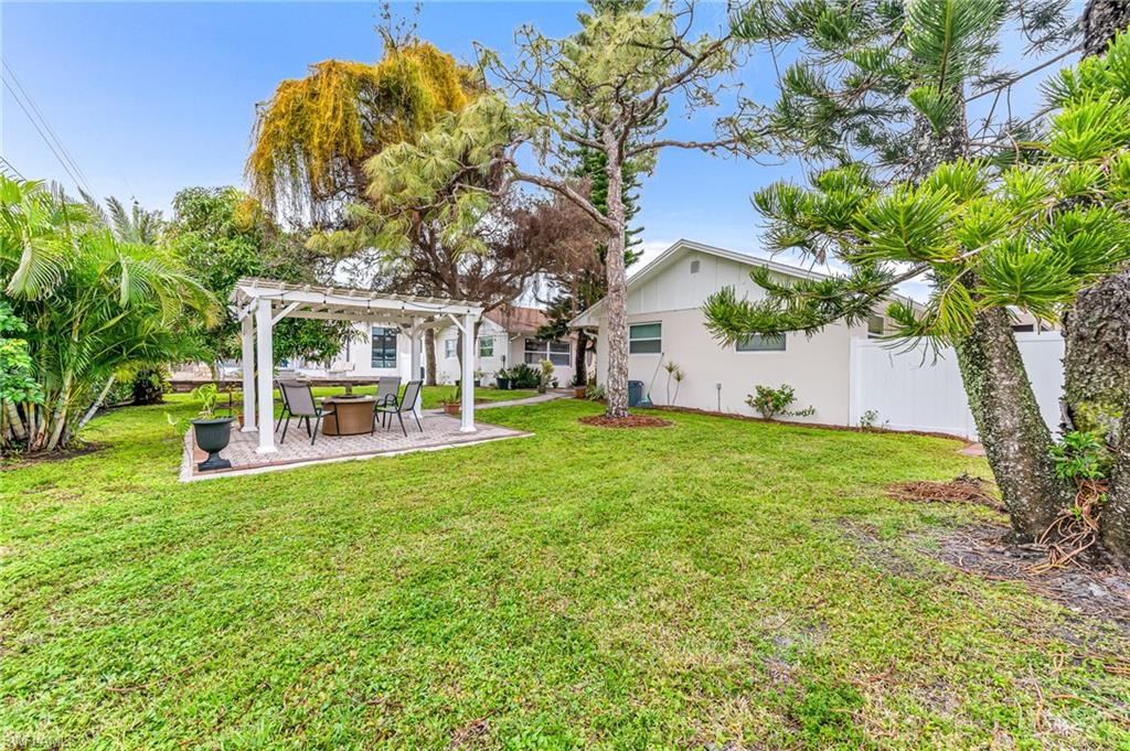 NAPLES PARK - Residential Income