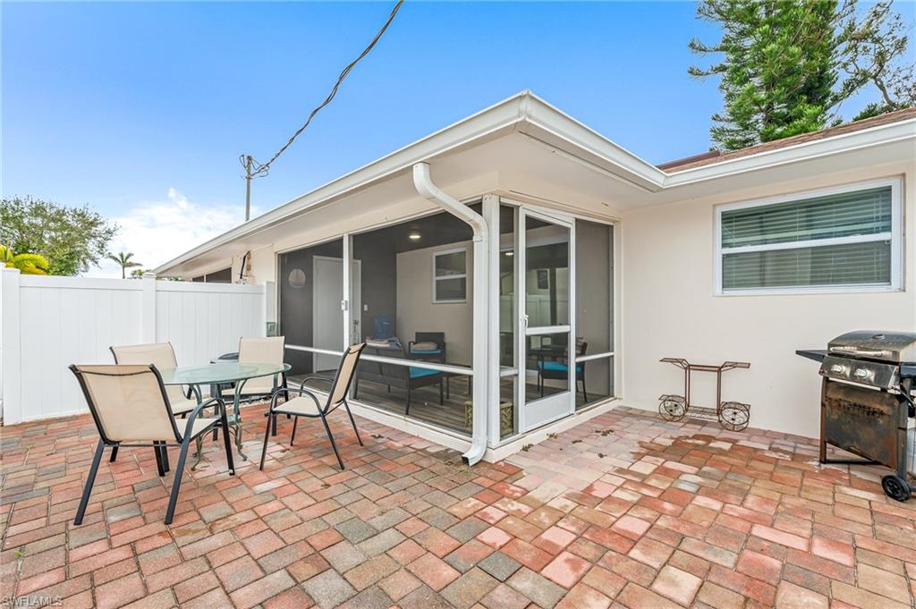 NAPLES PARK - Residential Income