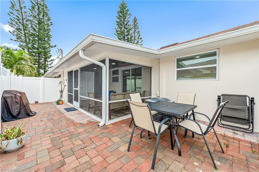NAPLES PARK - Residential Income