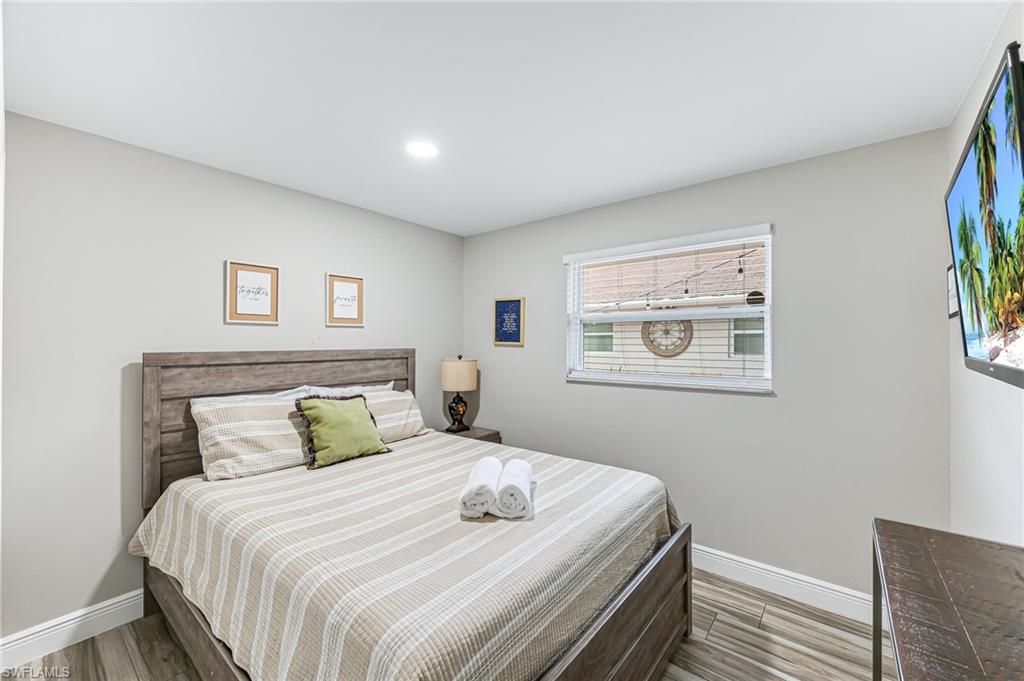 NAPLES PARK - Residential Income