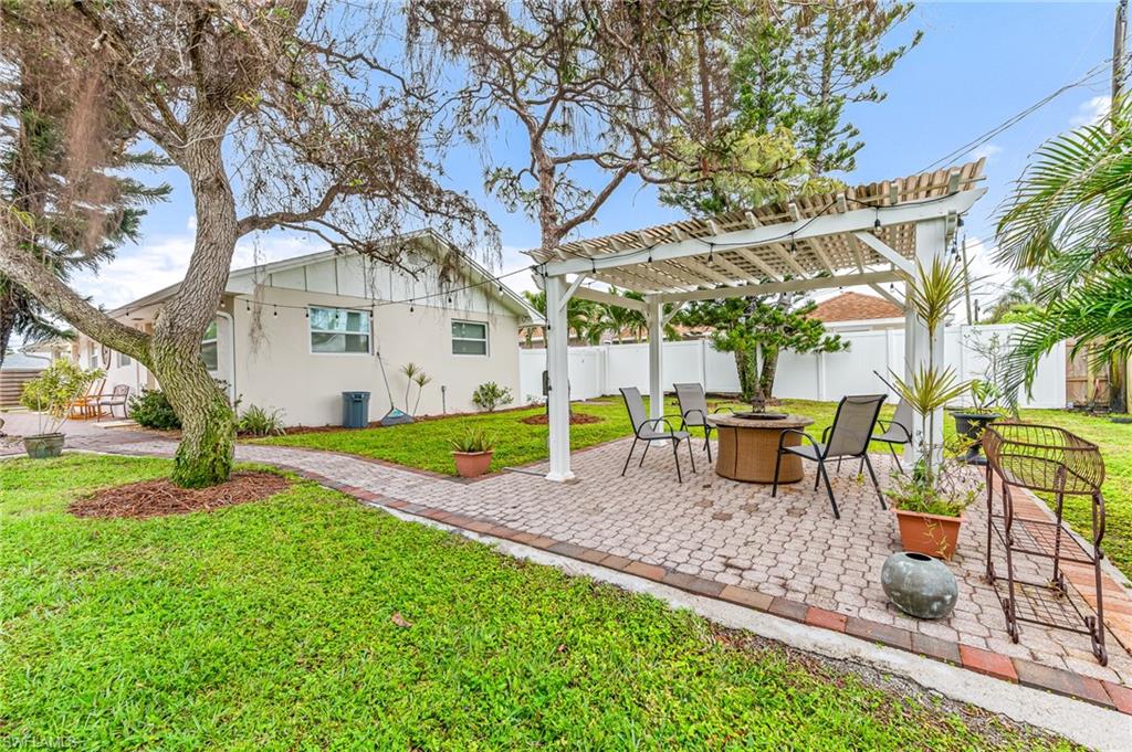 NAPLES PARK - Residential Income