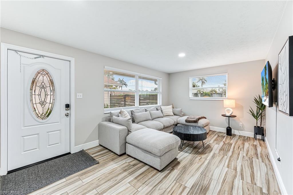 NAPLES PARK - Residential Income