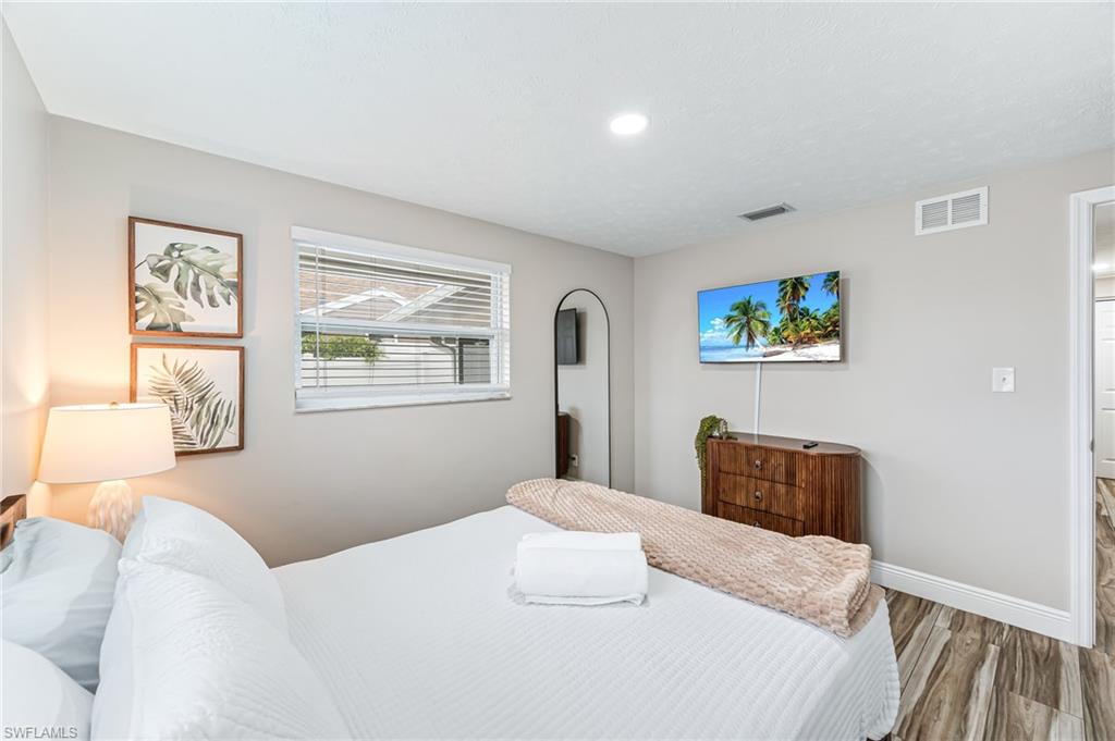 NAPLES PARK - Residential Income