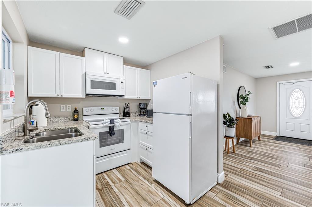 NAPLES PARK - Residential Income