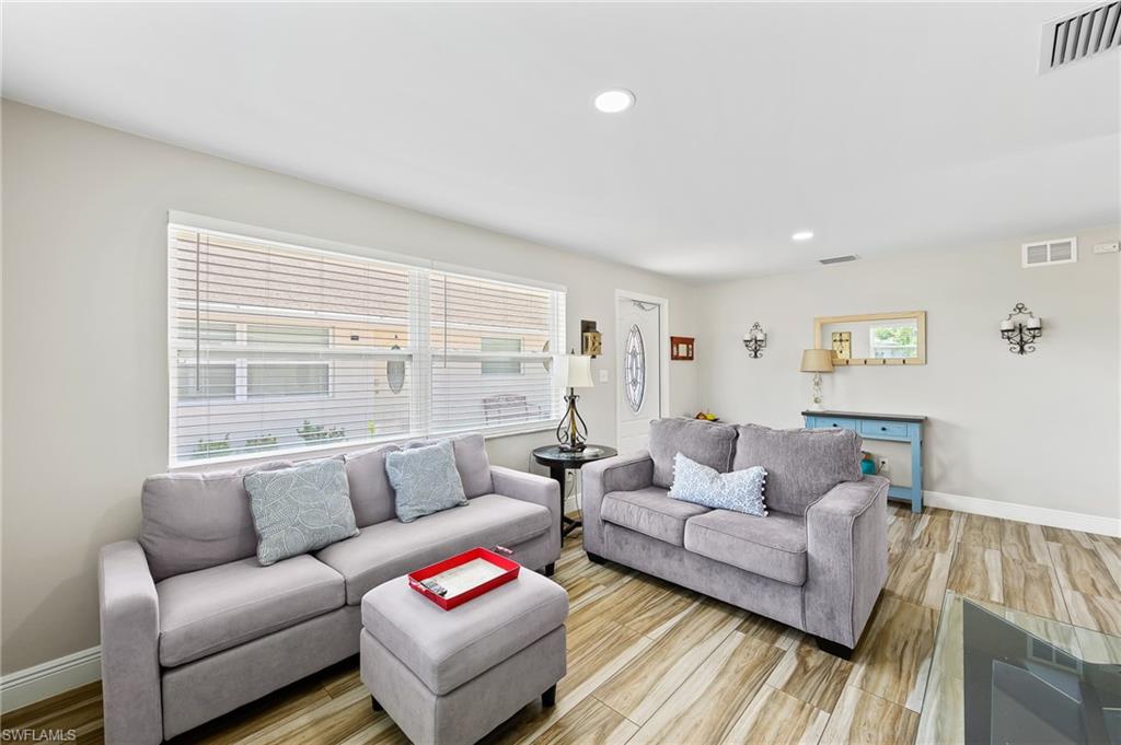 NAPLES PARK - Residential Income