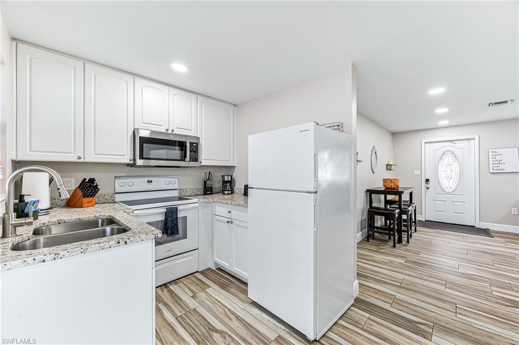 NAPLES PARK - Residential Income