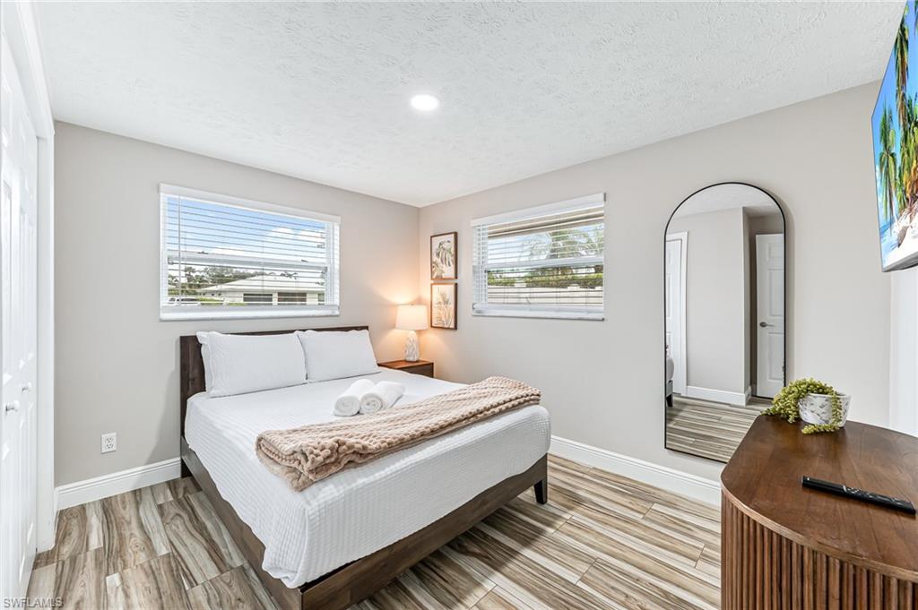 NAPLES PARK - Residential Income