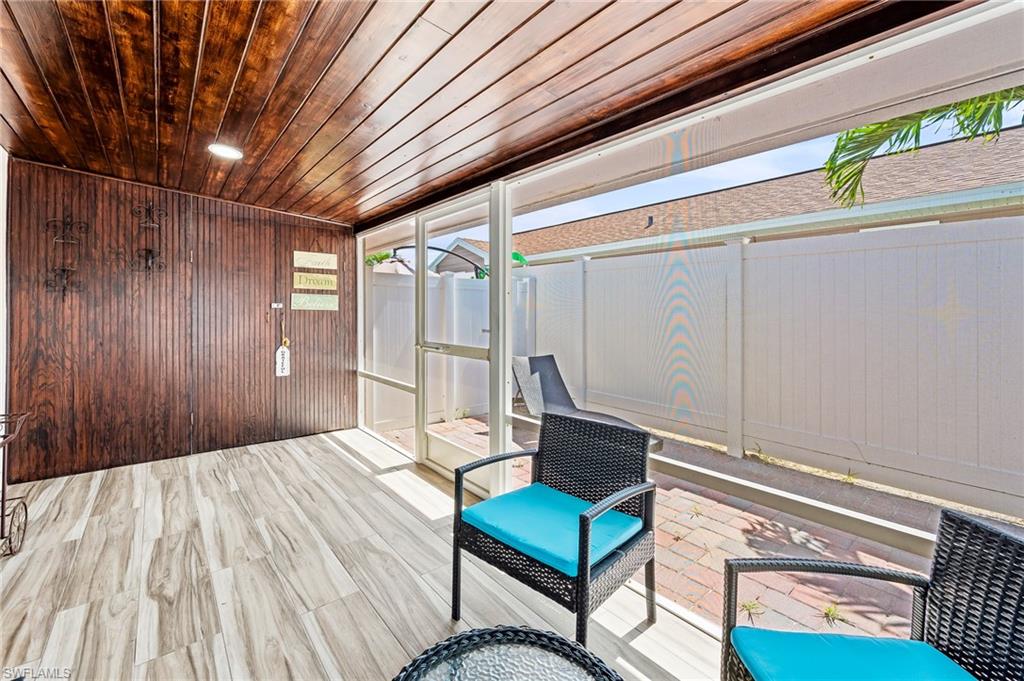 NAPLES PARK - Residential Income