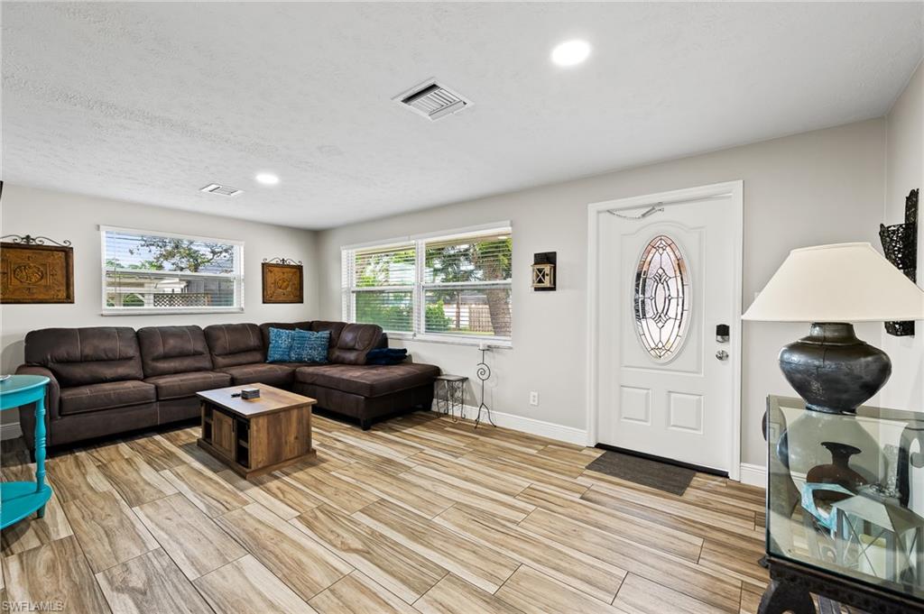 NAPLES PARK - Residential Income