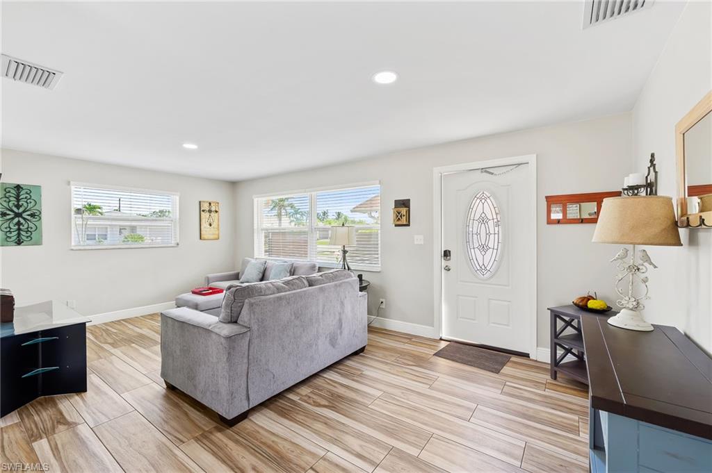 NAPLES PARK - Residential Income