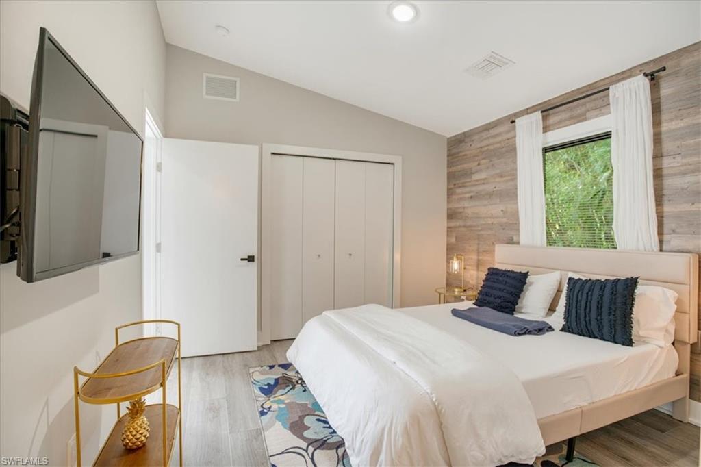 HALLENDALE - Residential Lease