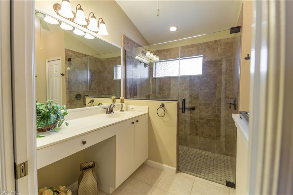 FOUNTAIN LAKES - Residential