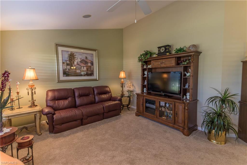 FOUNTAIN LAKES - Residential