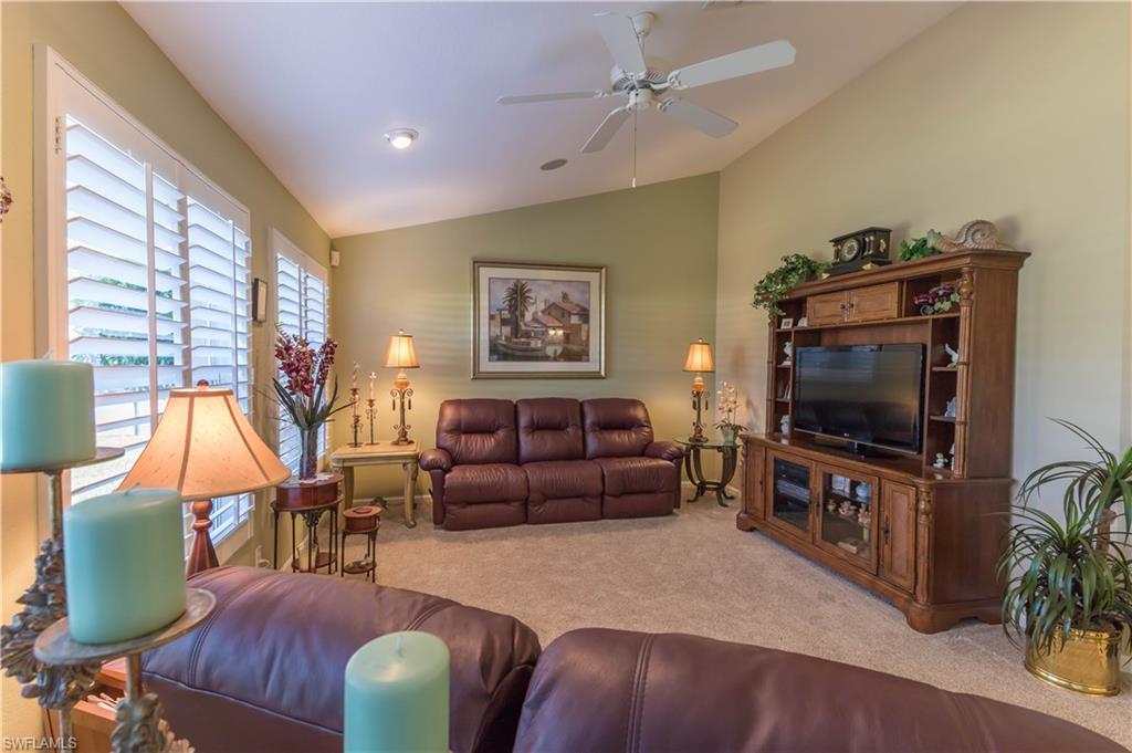 FOUNTAIN LAKES - Residential
