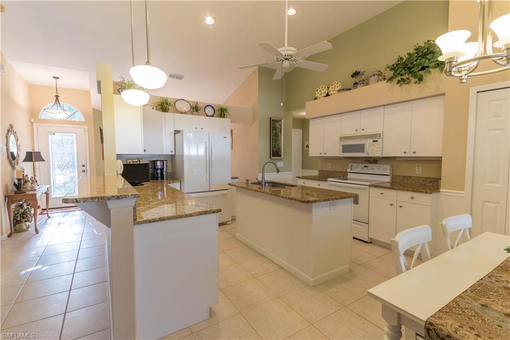 FOUNTAIN LAKES - Residential