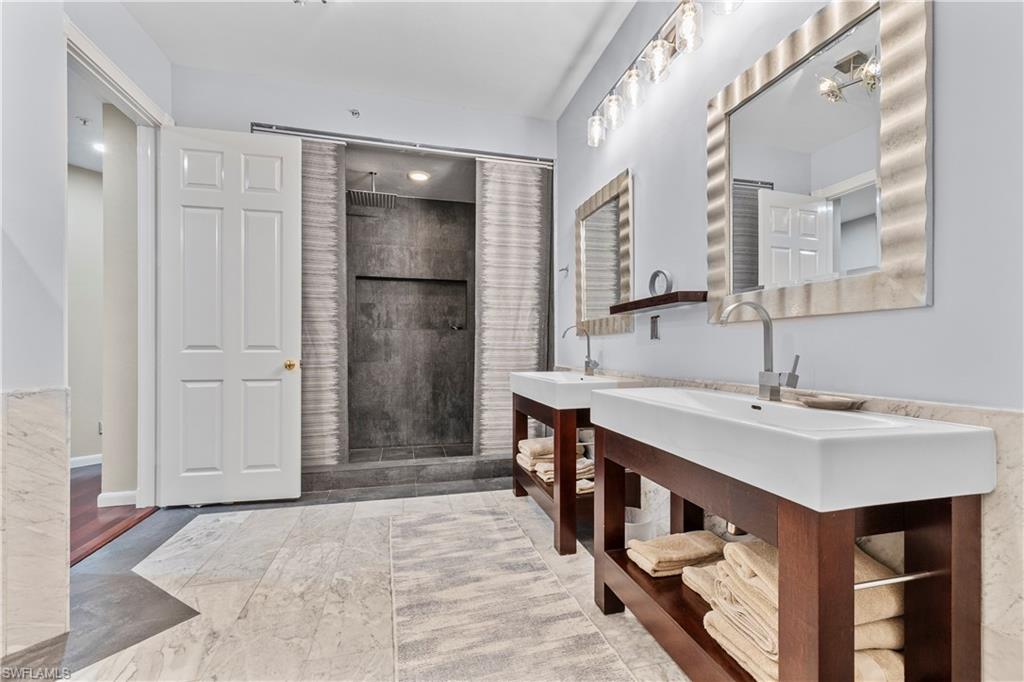 LES CHATEAUX - Residential Lease
