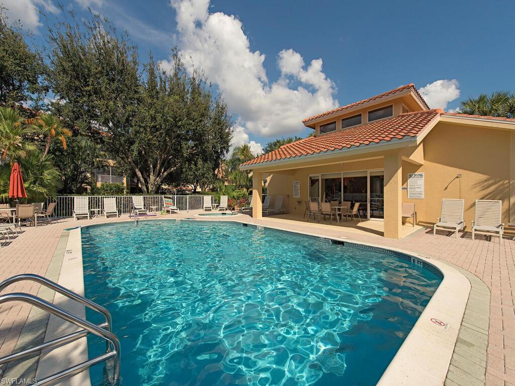 LES CHATEAUX - Residential Lease