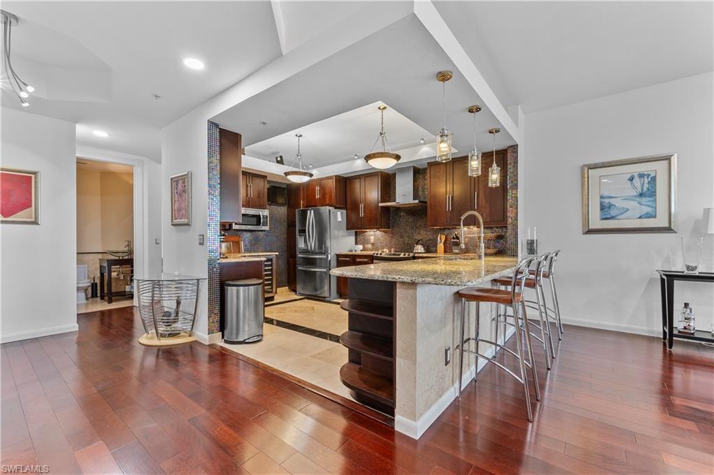 LES CHATEAUX - Residential Lease