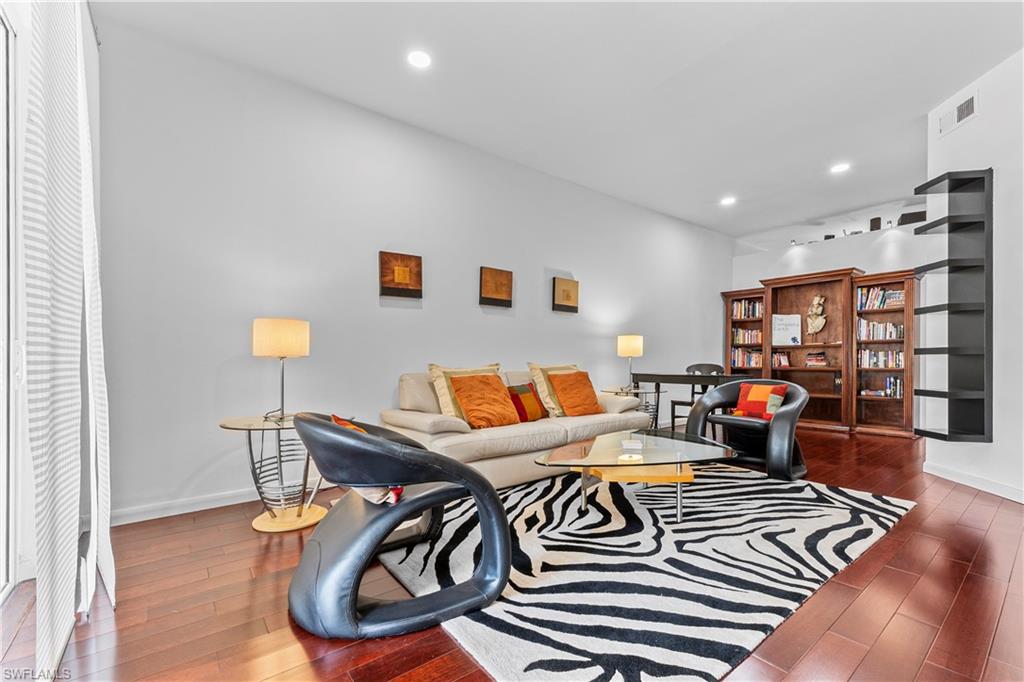 LES CHATEAUX - Residential Lease