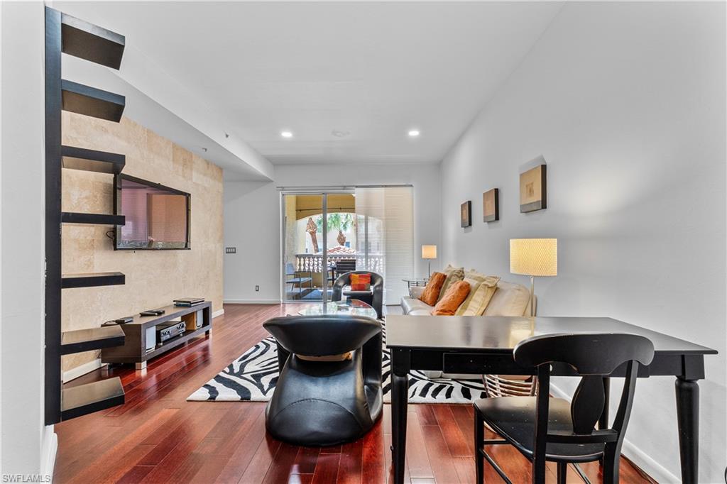 LES CHATEAUX - Residential Lease
