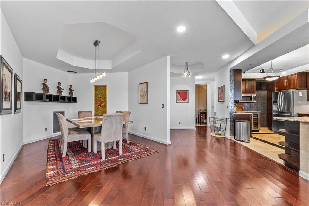 LES CHATEAUX - Residential Lease