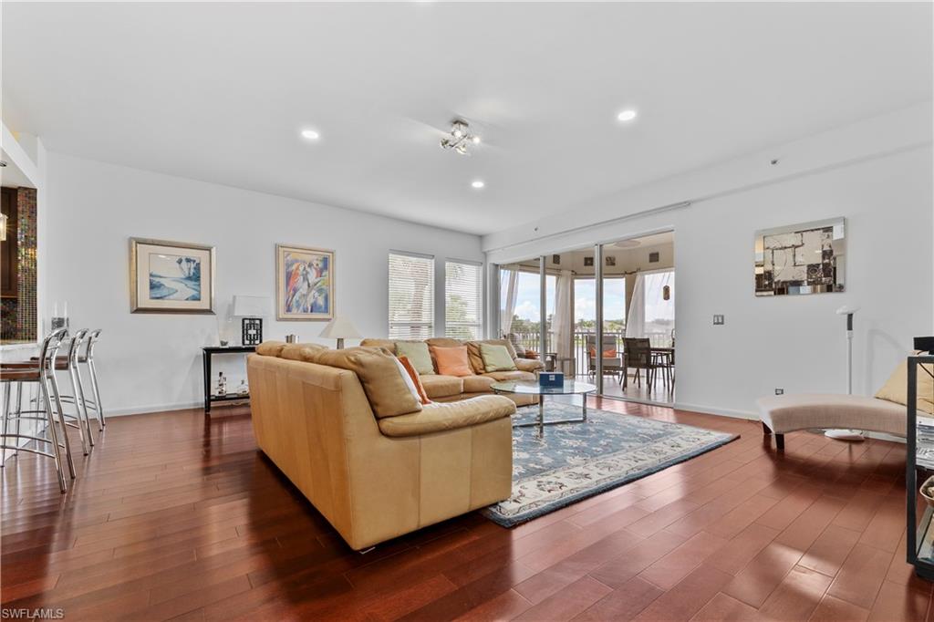 LES CHATEAUX - Residential Lease