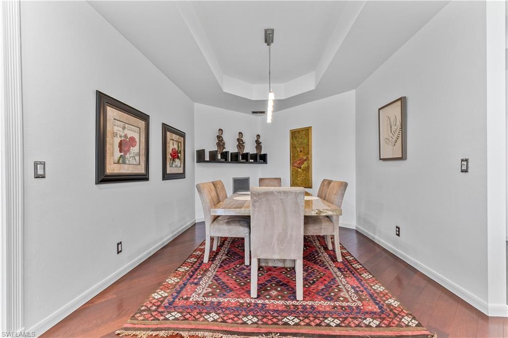 LES CHATEAUX - Residential Lease
