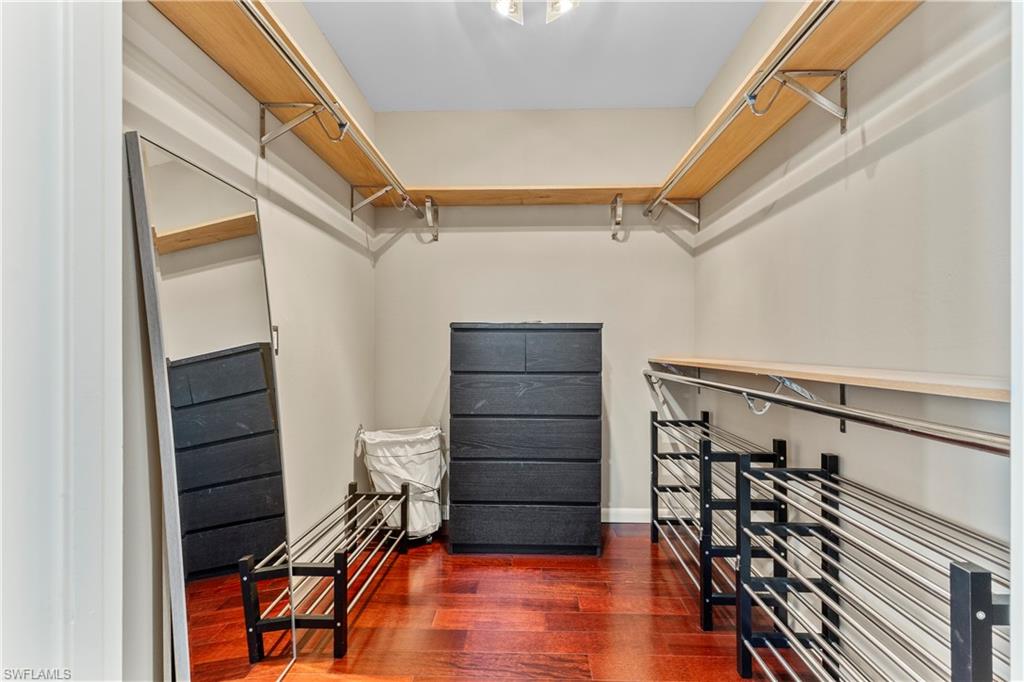 LES CHATEAUX - Residential Lease