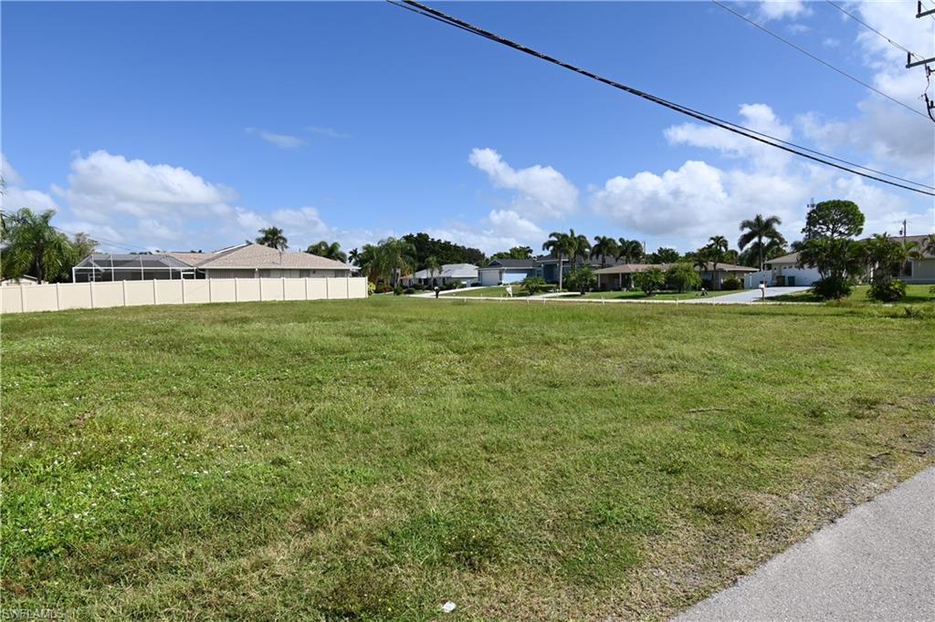 CAPE CORAL - Land