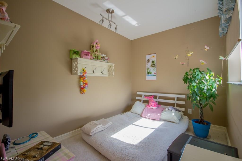 CATALINA ISLES - Residential