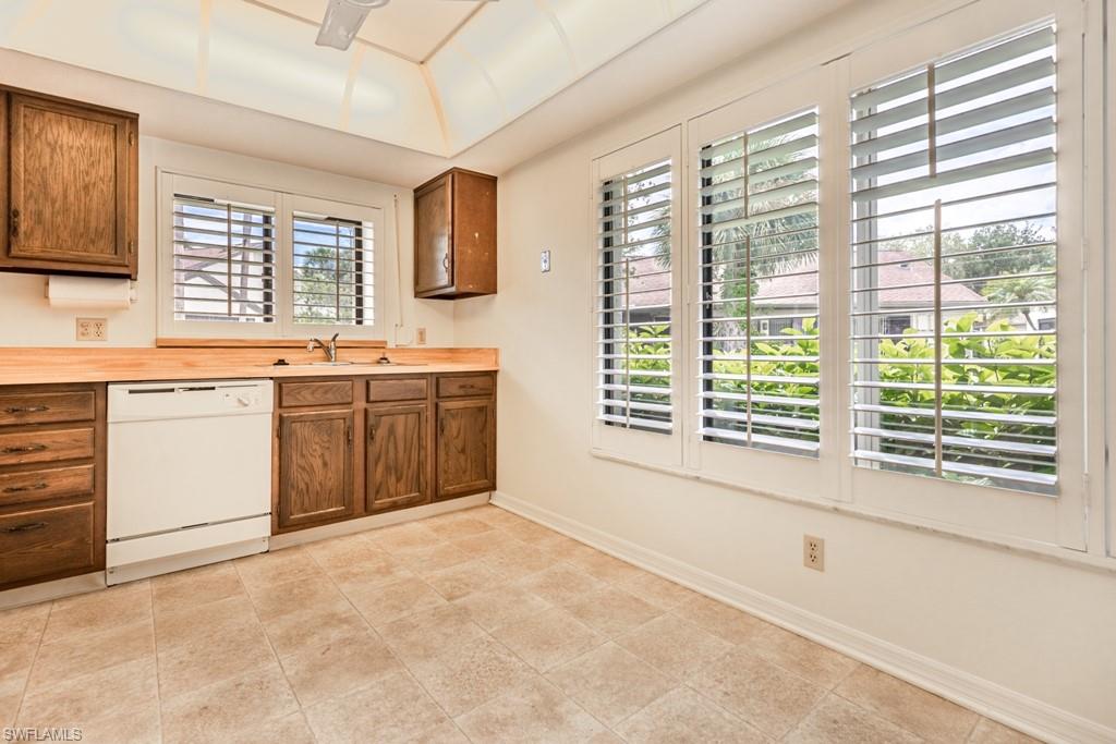 SEVEN LAKES - Residential