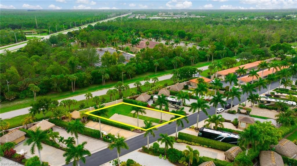 NAPLES MOTORCOACH RESORT - Land