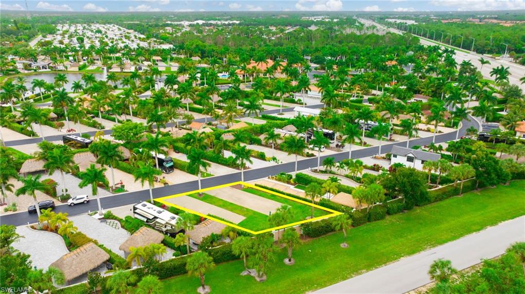 NAPLES MOTORCOACH RESORT - Land