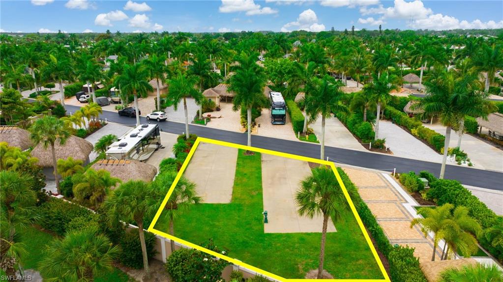 NAPLES MOTORCOACH RESORT - Land