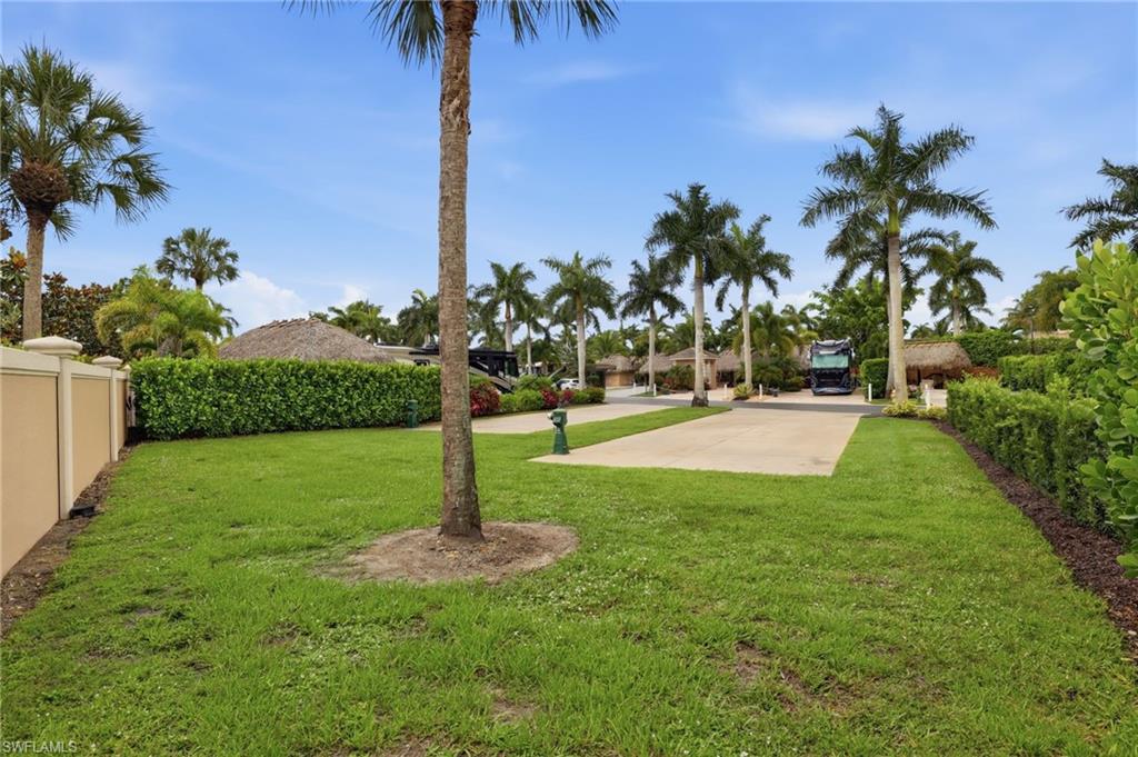 NAPLES MOTORCOACH RESORT - Land